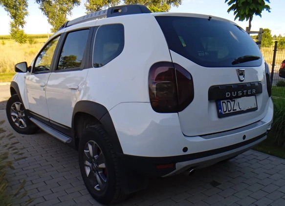 Dacia Duster cena 39000 przebieg: 124000, rok produkcji 2015 z Dzierżoniów małe 326